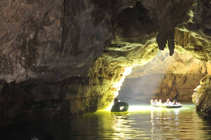 Cave Tubing Goa Pindul, Pesona Alami yang Dimiliki Gunung Kidul 5 Cave Tubing Goa Pindul